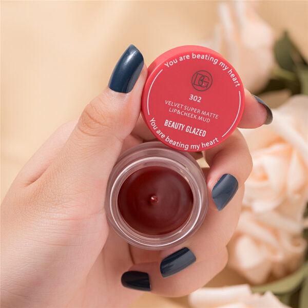 Lip and cheek mud Shade 302