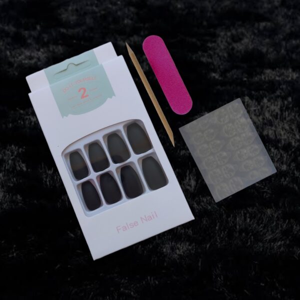 Black Nails + Mini Nail Kit
